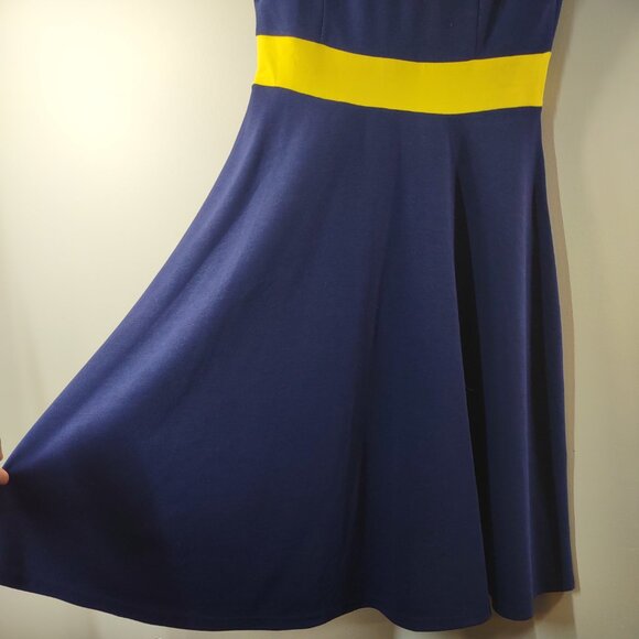 Woosea Midi Dress, Size Medium - Picture 7 of 8